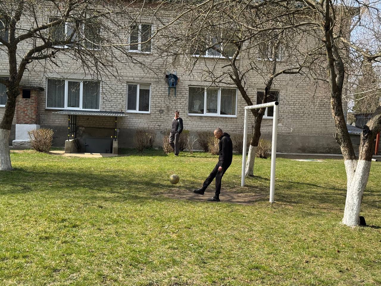 Фото до матеріалу: Шість годин поруч з «непомітними» чоловіками, які зламали моє уявлення про нормальність. БЛОГ