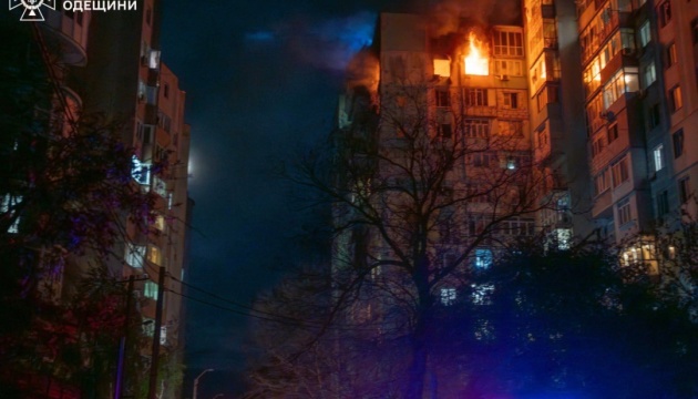 Фото до матеріалу: Росія атакує енергетику та цивільні об'єкти: Зеленський описав наслідки обстрілів