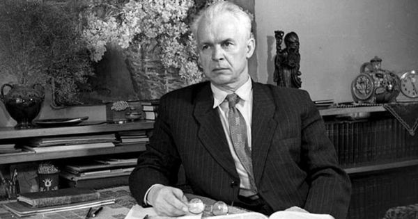 Фото до матеріалу: Олександр Довженко: історія українського режисера, якого відзначив Чарлі Чаплін