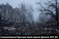Фото до матеріалу: Путін не може бити Захід: аналіз Олександра Гогуна про гібридну війну та наслідки для України