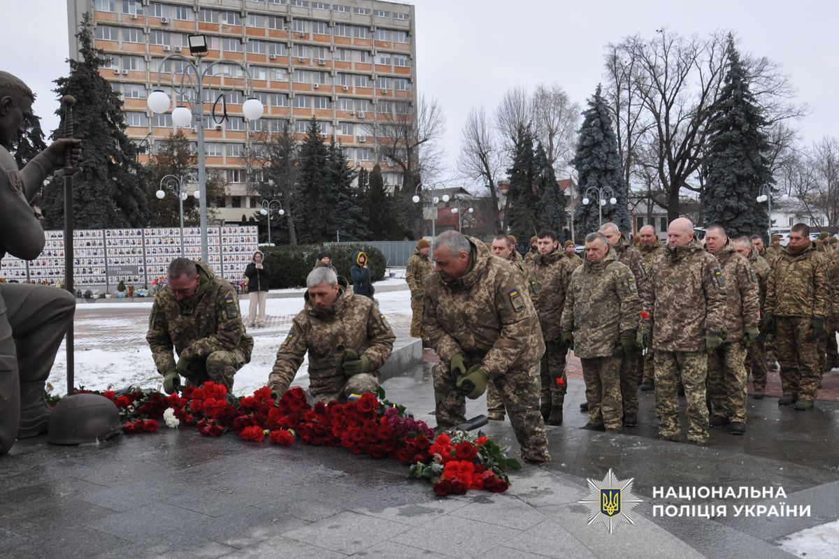 Фото до матеріалу: У Черкасах вшанували пам'ять воїнів, які загинули під Дебальцевим