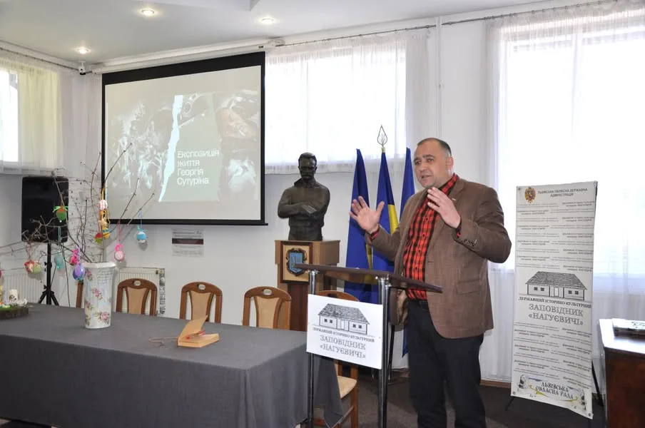 Фото до матеріалу: У Нагуєвичах відкрили фотовиставку Георгія Сутуріна про життя під час війни