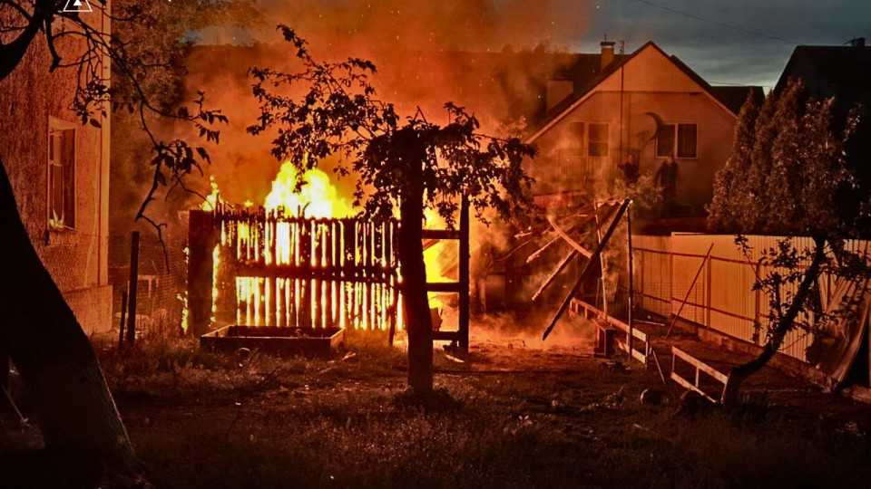 Фото до матеріалу: Росія обстріляла Київ та п'ять областей: руйнування будинків та портової інфраструктури