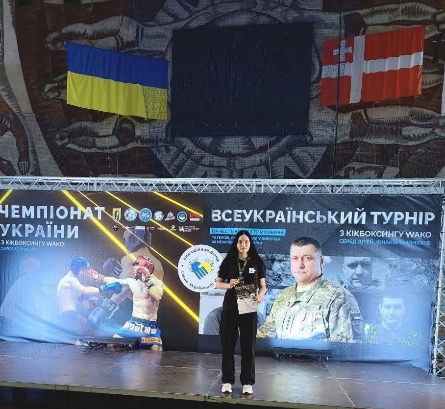 Фото до матеріалу: Черкаські кікбоксери здобули срібло на чемпіонаті України