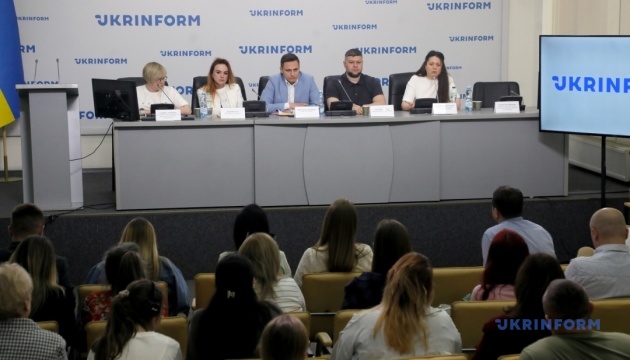 Фото до матеріалу: Громадськість закликала уряд не об'єднувати Держмолодьжитло та Укрфінжитло