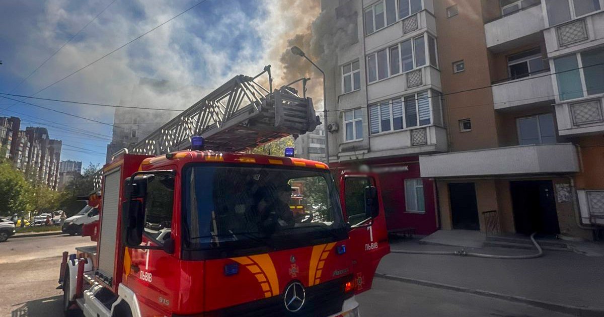 Фото до матеріалу: Пожежа у багатоквартирному будинку на вулиці Варшавській у Львові