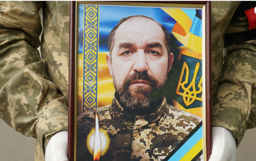 Фото до матеріалу: Ужгород попрощався із загиблим захисником Володимиром Тарапатою