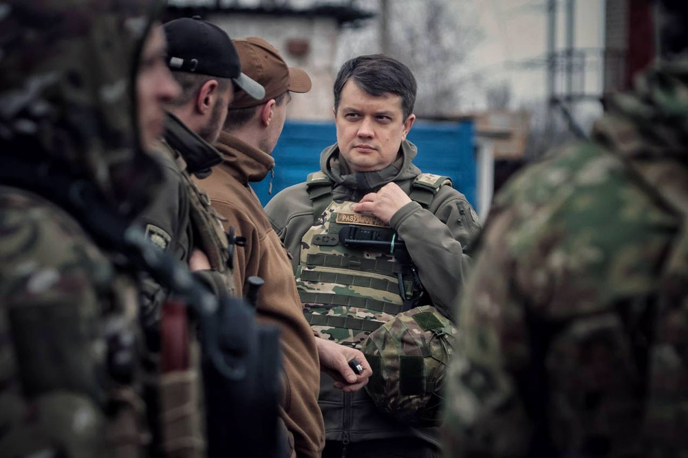 Фото до матеріалу: Разумков про премії військовим, відновлення міст та політику під час війни