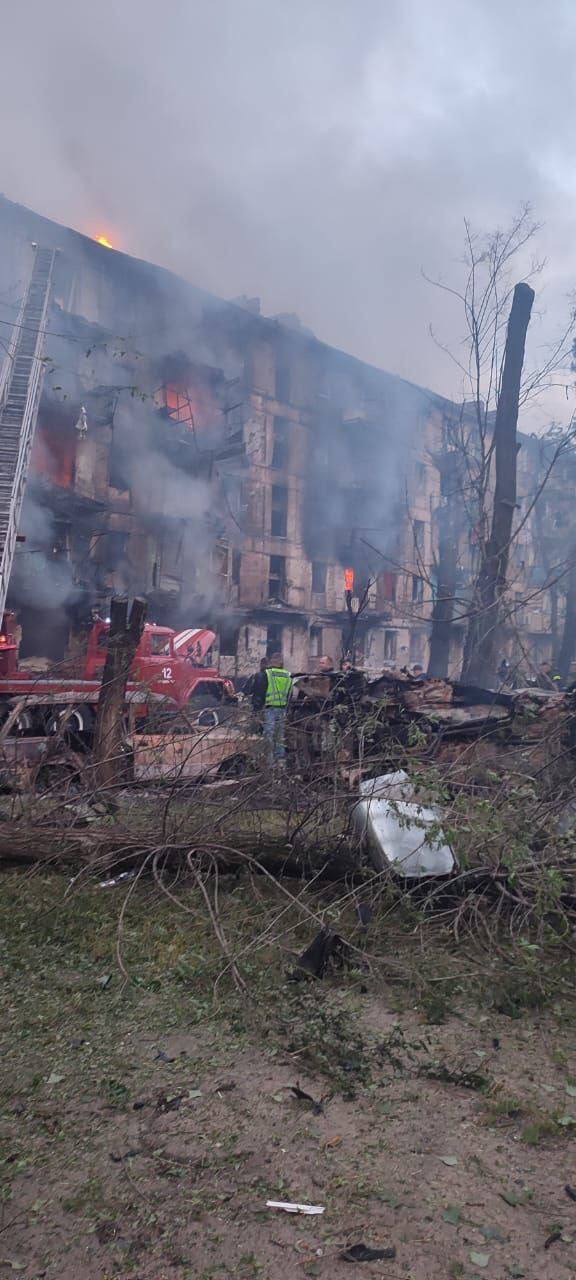 Фото до матеріалу: Наслідки влучання ракети у Кривому Розі