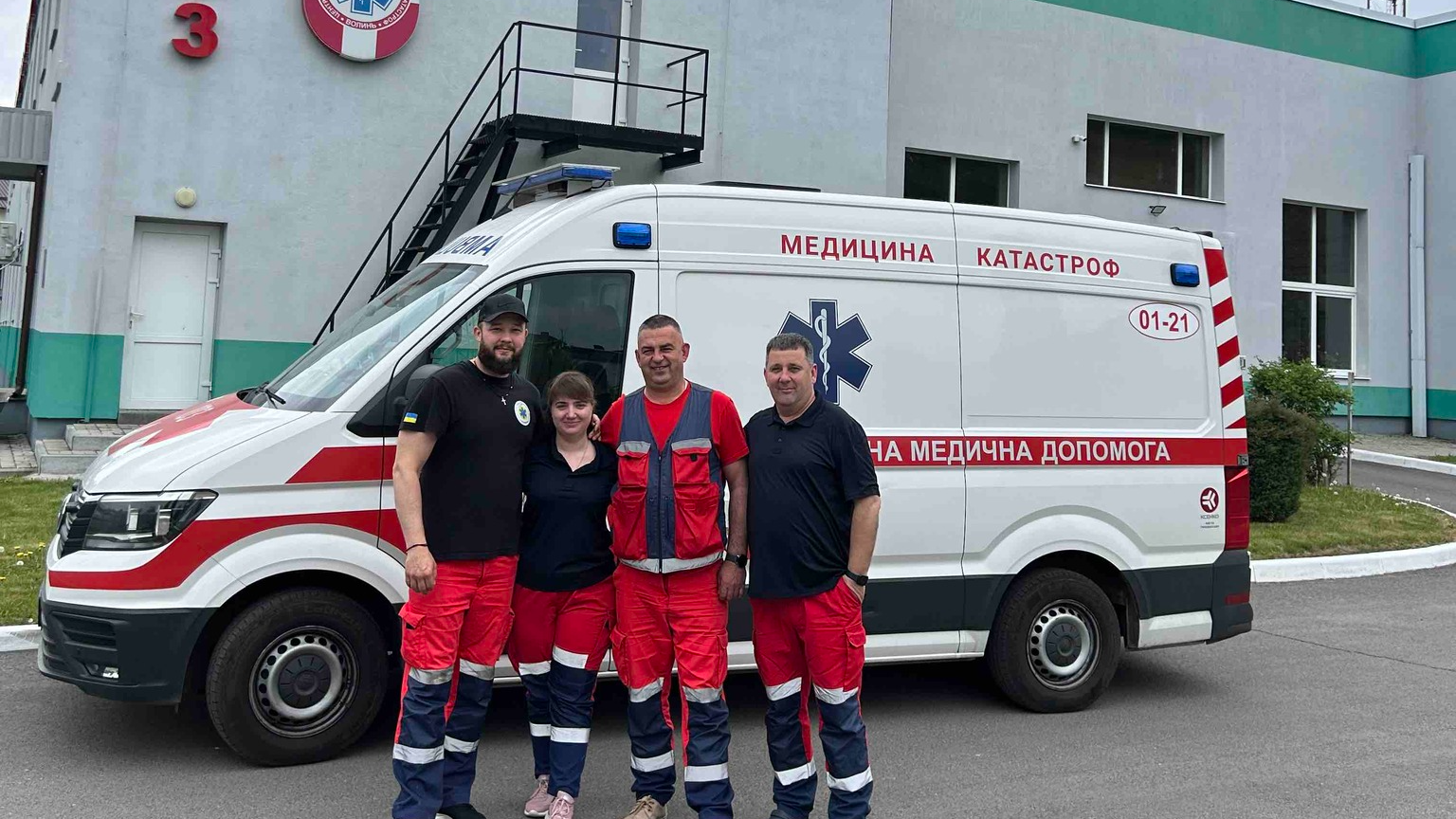 Фото до матеріалу: Медики з Волині евакуювали важкохворого пацієнта з Києва до Польщі