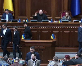 Фото до матеріалу: Курс долара знову впав до 44 гривень: що змінилося на валютному ринку 5 травня