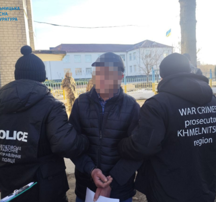 Фото до матеріалу: Шепетівчанин отримав 6 років в'язниці за викрадення авто Укрпошти та серію інших злочинів