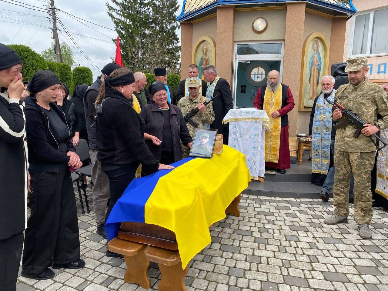 Фото до матеріалу: Городенківська громада вшанувала полеглого Захисника Миколу Чупруна