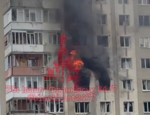 Фото до матеріалу: Дрон влучив у будинок на Коновальця в Івано-Франківську: немає загиблих