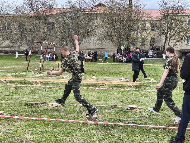 Фото до матеріалу: Юні козаки Кошарського ліцею здобули бронзу у грі «Сокіл»