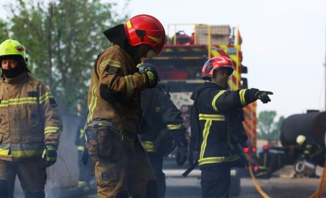 Фото до матеріалу: Росіяни влучили в житловий будинок у Кривому Розі: двоє загиблих