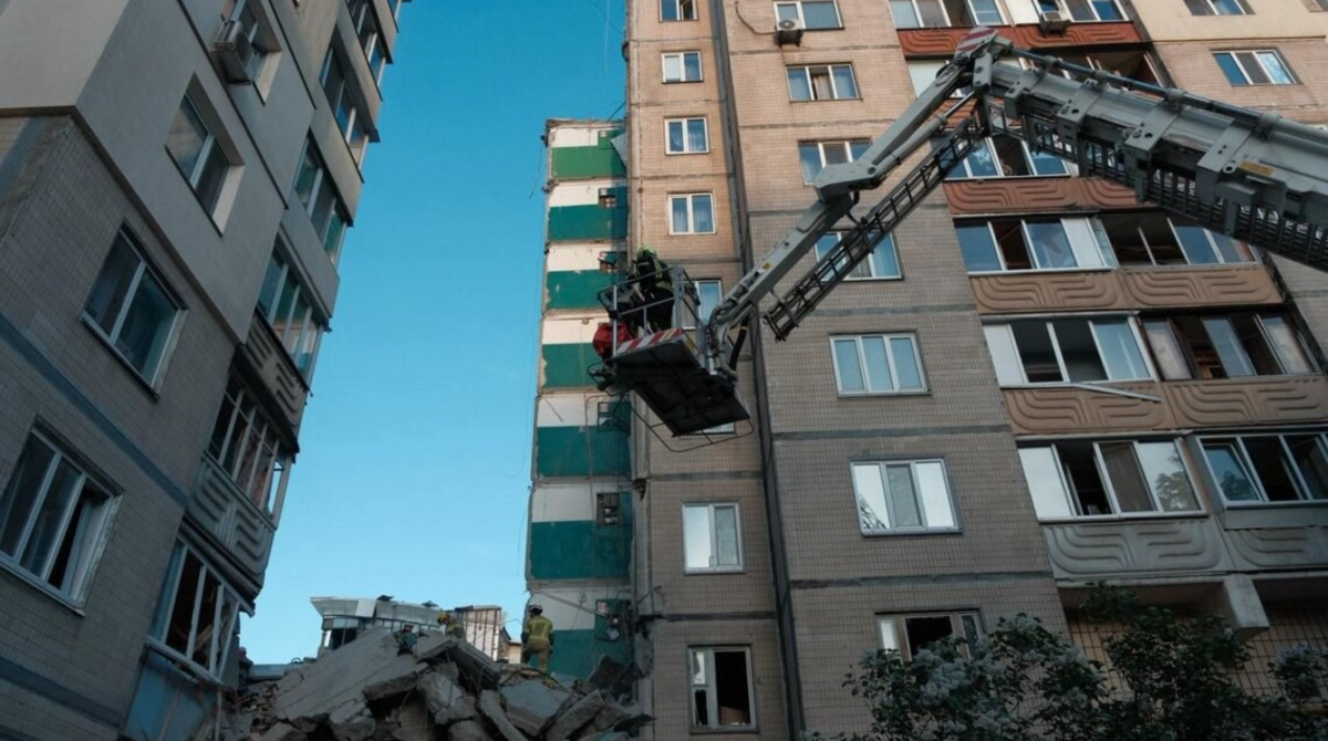 Фото до матеріалу: У Києві зросла кількість загиблих у результаті російської атаки