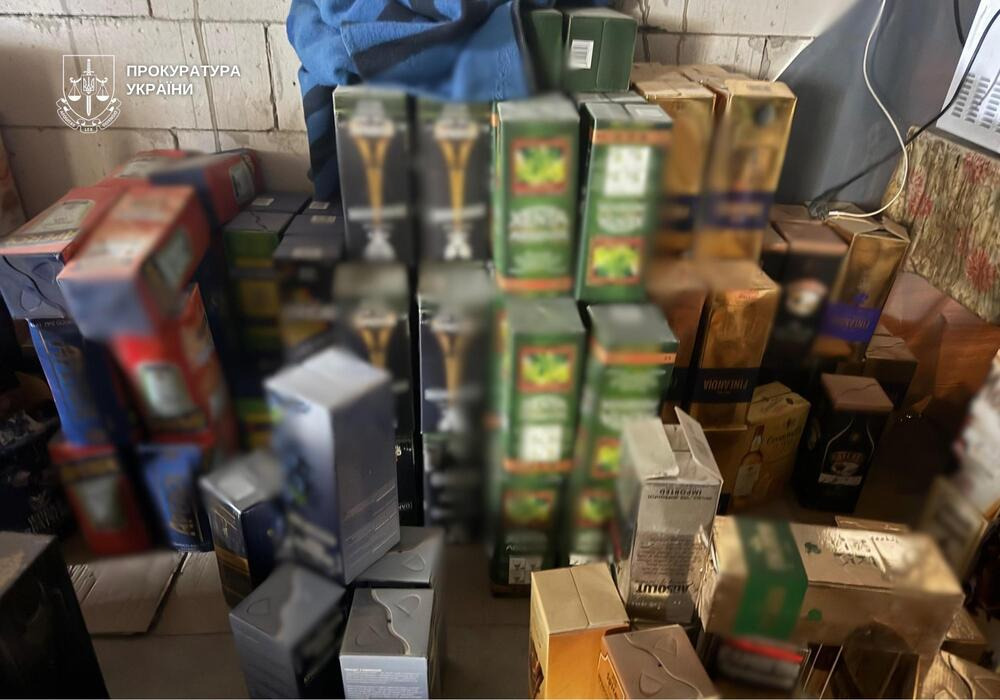Фото до матеріалу: Київський підпільний цех з фальсифікованого алкоголю ліквідовано