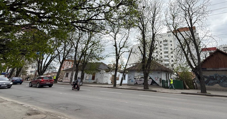 Фото до матеріалу: На розі Свободи та Подільської в Хмельницькому почали підготовку до будівництва
