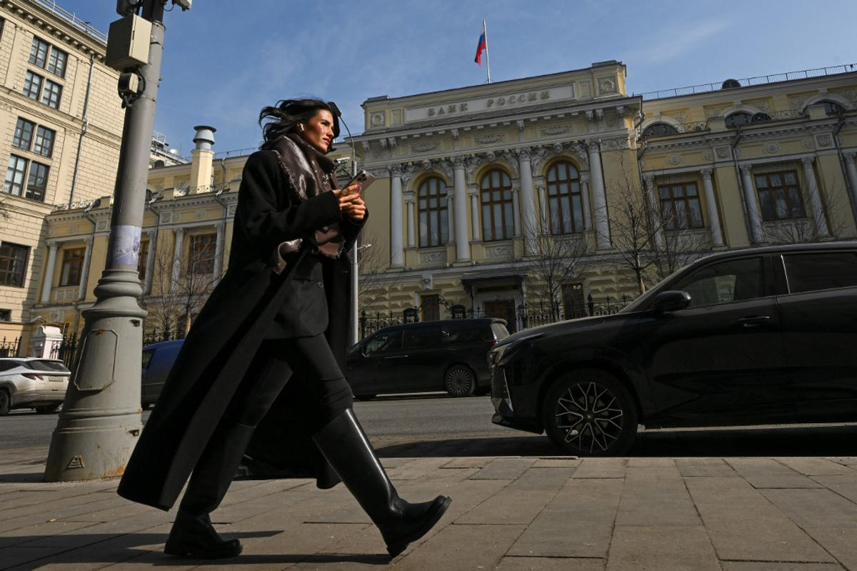 Фото до матеріалу: У Москві та Санкт-Петербургу введено обмеження на мобільний інтернет до Дня перемоги