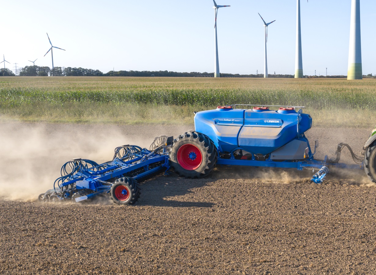Фото до матеріалу: Новинка LEMKEN Solitair ST: рішення для великих посівних площ в Україні