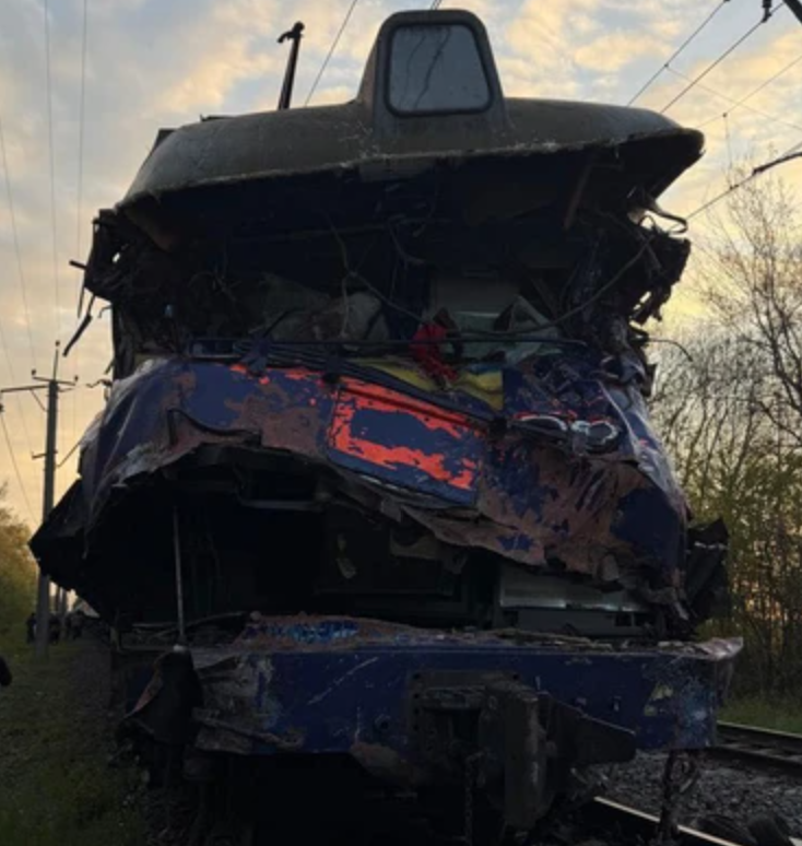 Фото до матеріалу: Трагедія на Львівщині: машиніст-ветеран загинув у зіткненні поїзда з автокраном