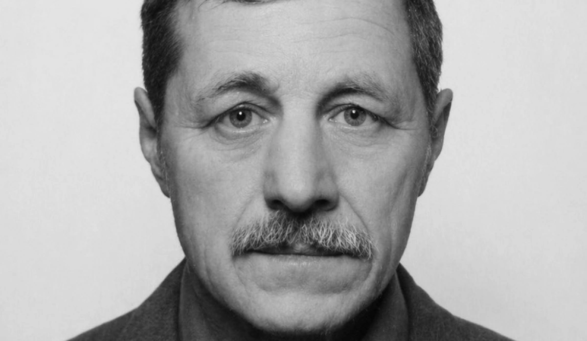 Фото до матеріалу: Кияни вимагають увічнити пам'ять двірника Олександра Перги, який врятував дитину під час теракту