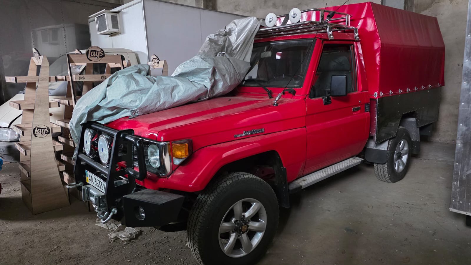 Фото до матеріалу: У Києві продають повністю відновлений Toyota Land Cruiser 70 за 38 тисяч доларів