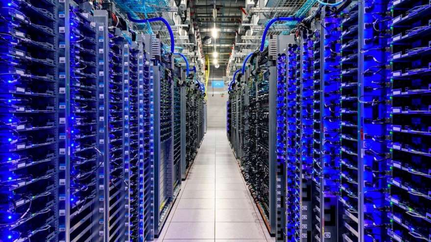 Фото до матеріалу: Google розробляє супутникові дата-центри: Ілон Маск та Сундар Пічаї обговорюють майбутнє хмарних обчислень