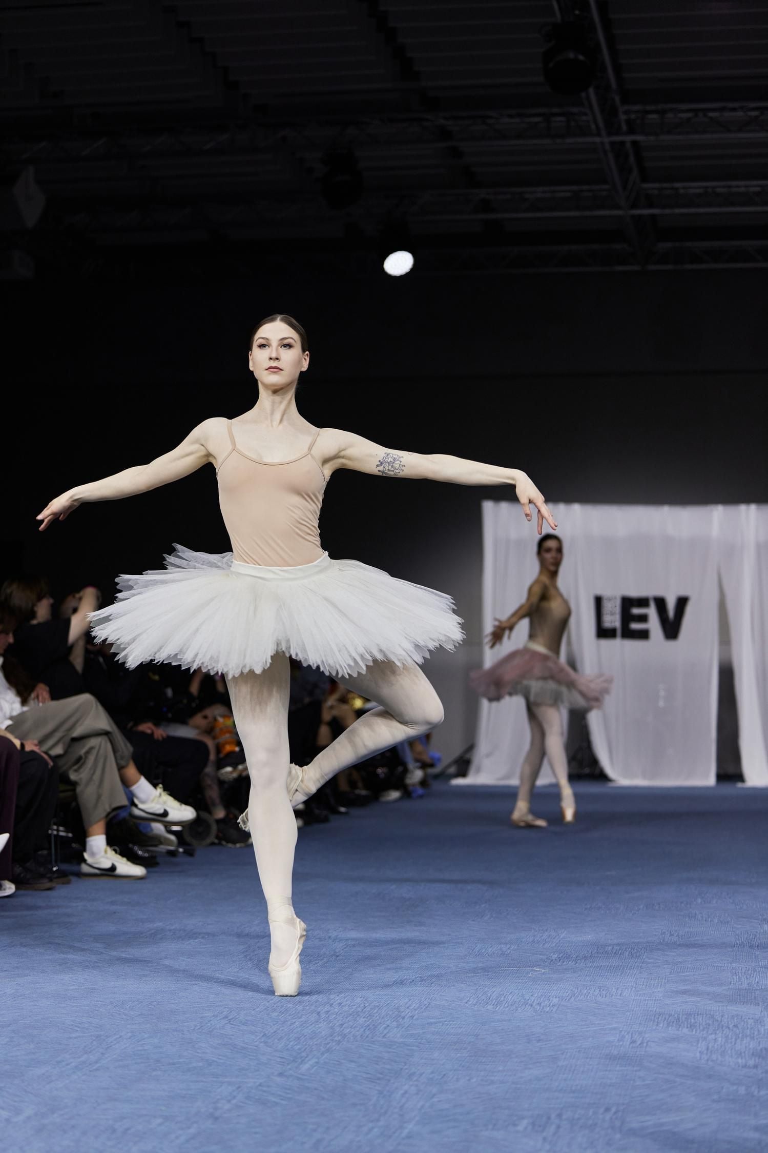Фото до матеріалу: Артперформанс LEV Development та Starchak на Lviv Fashion Week: рух, що створює форму