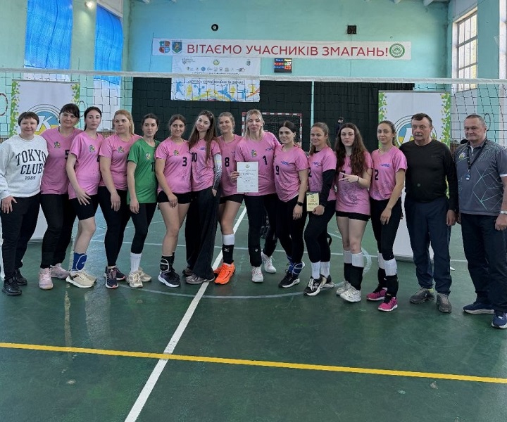 Фото до матеріалу: Четверте місце на всеукраїнському чемпіонаті: волейболістки Знам'янки здобули почесний результат