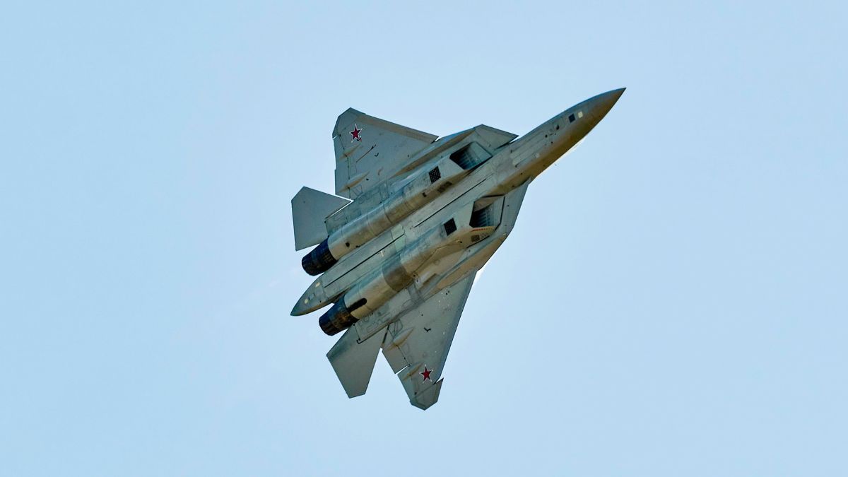 Фото до матеріалу: ЗСУ завдали удару по російських літаках Су-57 та Су-34 на Челябінщині