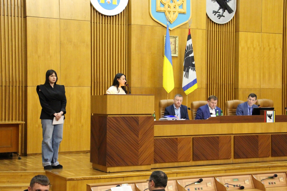 Фото до матеріалу: Івано-Франківська облрада призначила нових керівників у школах, лікарнях та спортзалах