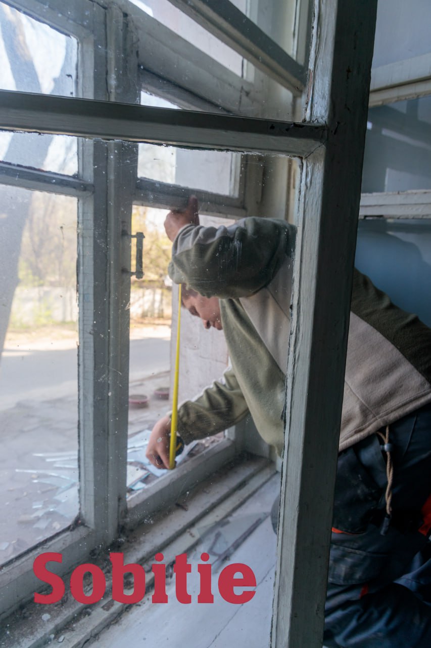 Фото до матеріалу: У Кам'янському ліквідовують наслідки нічної атаки