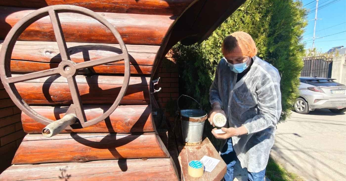 Фото до матеріалу: У Вінниці розпочали масову дезінфекцію колодязів: коли вода стане безпечною