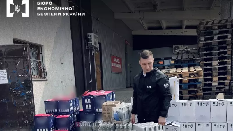Фото до матеріалу: У Сторожинці викрили продаж нелегального алкоголю з підробленими марками