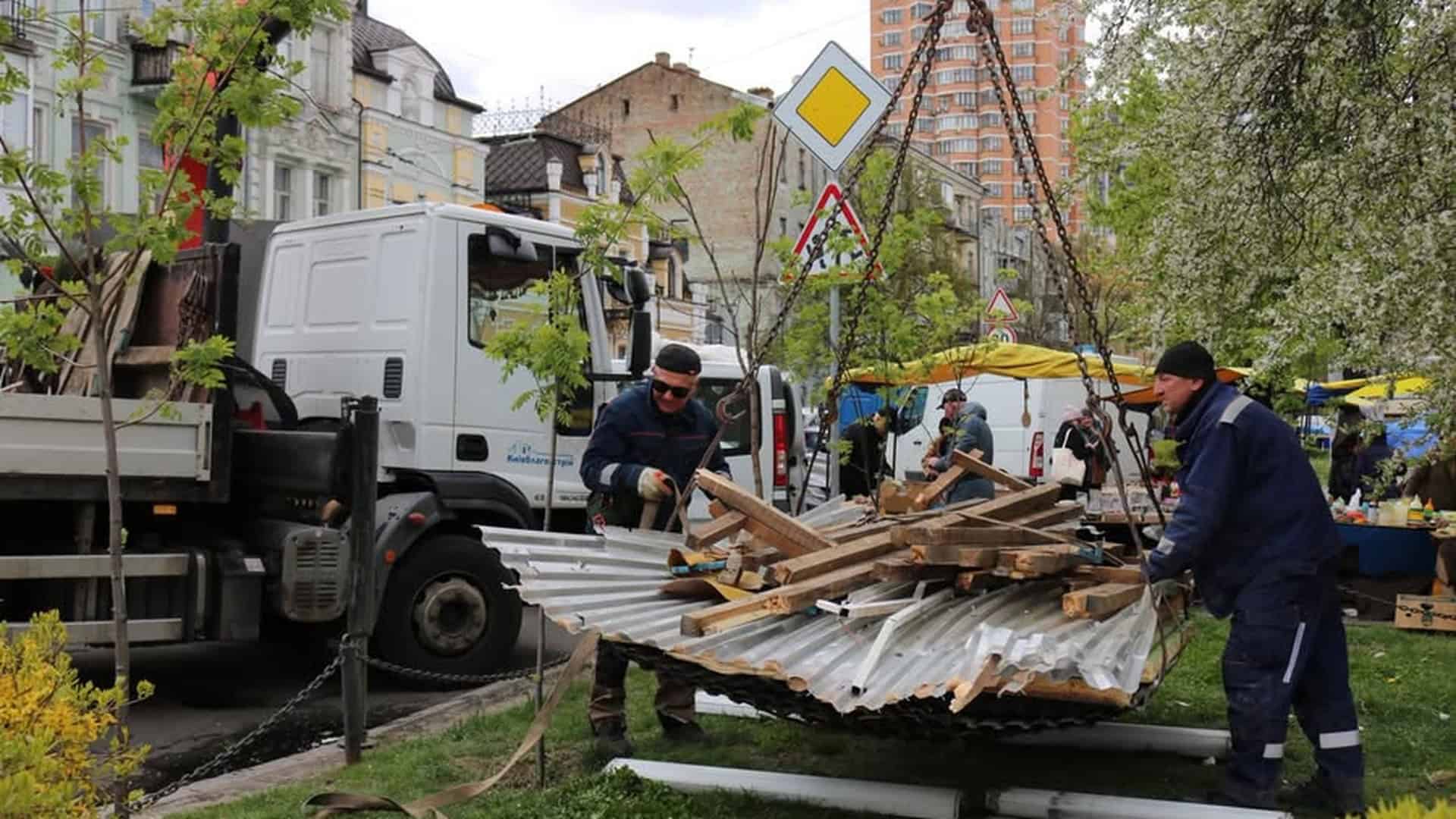 Фото до матеріалу: Київ демонтував 61 МАФ за тиждень: 908 м² у п’яти районах