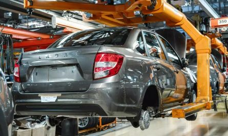 Фото до матеріалу: Jetour G700 переправив озеро: китайський амфібійний позашляховик демонструє нові межі