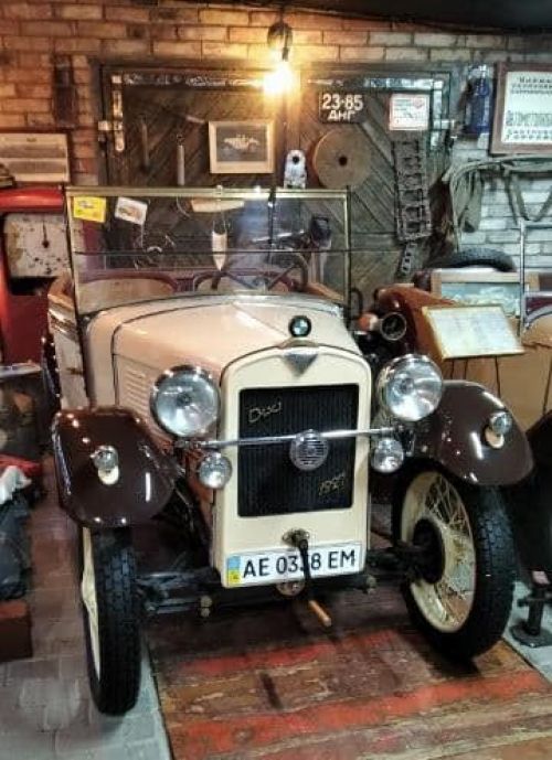 Фото до матеріалу: Топ-10 найстаріших автомобілів в Україні: від Ford Model T до американського Holsman 1904 року