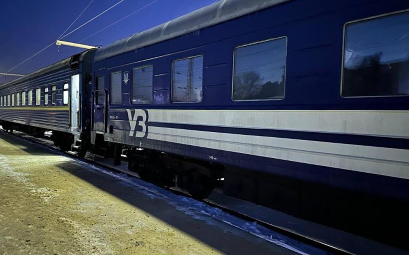 Фото до матеріалу: Тяжка ніч для української залізниці: атаки в трьох регіонах без жертв