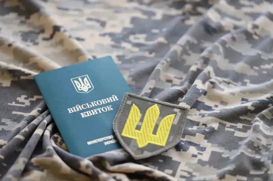 Фото до матеріалу: Напад на дитину у Львові: чоловік з ножем захопив 13-річну дівчинку після зустрічі з ТЦК
