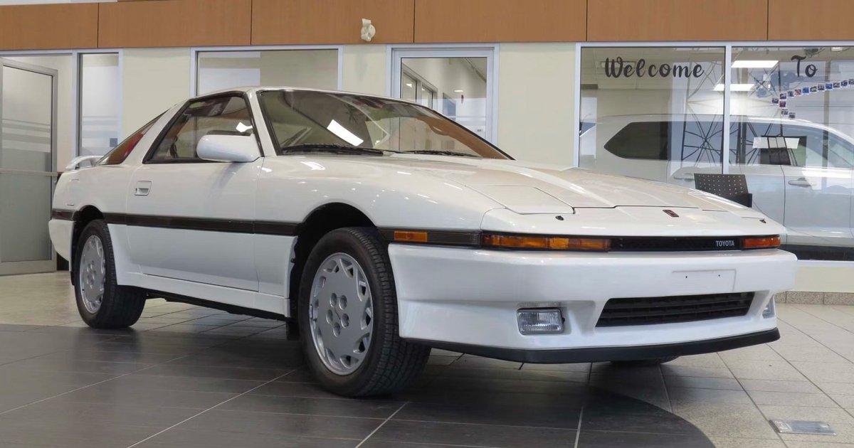 Фото до матеріалу: Капсула часу: унікальна Toyota Supra 1987 року з пробігом менше 9 тисяч км виставлена на аукціон