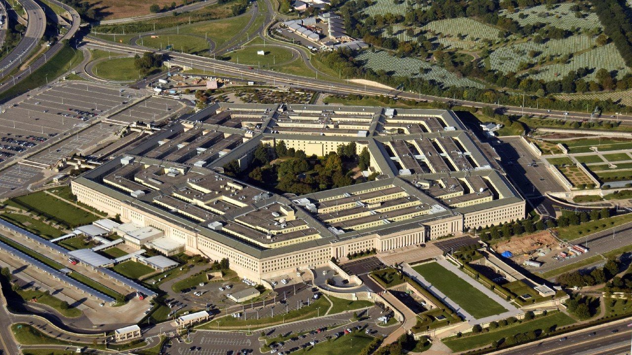 Фото до матеріалу: США залучають Big Tech до засекречених військових ШІ-мереж
