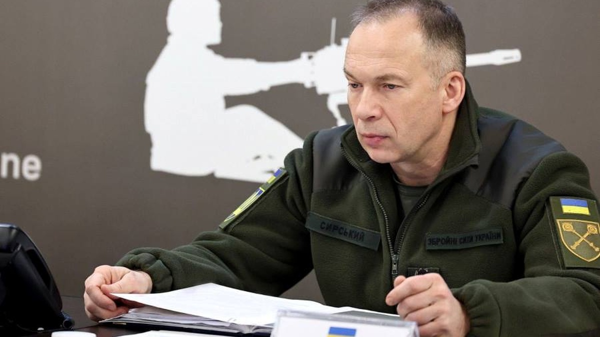 Фото до матеріалу: Головнокомандувач Сирський дав доручення щодо забезпечення військових формою з кевларовими вставками