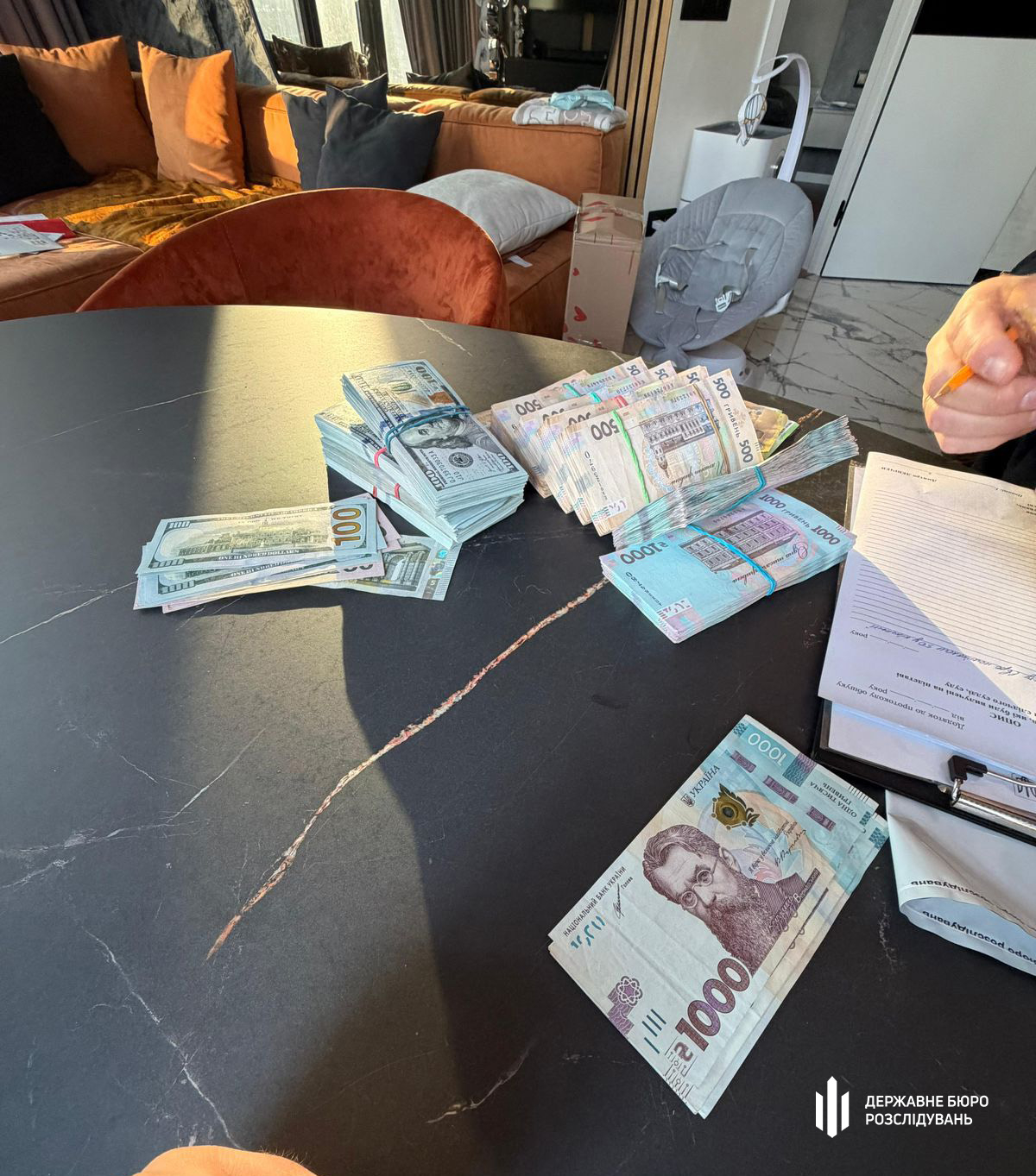 Фото до матеріалу: Справа Тандира: екссуддю підозрюють у шахрайстві з чужими квартирами