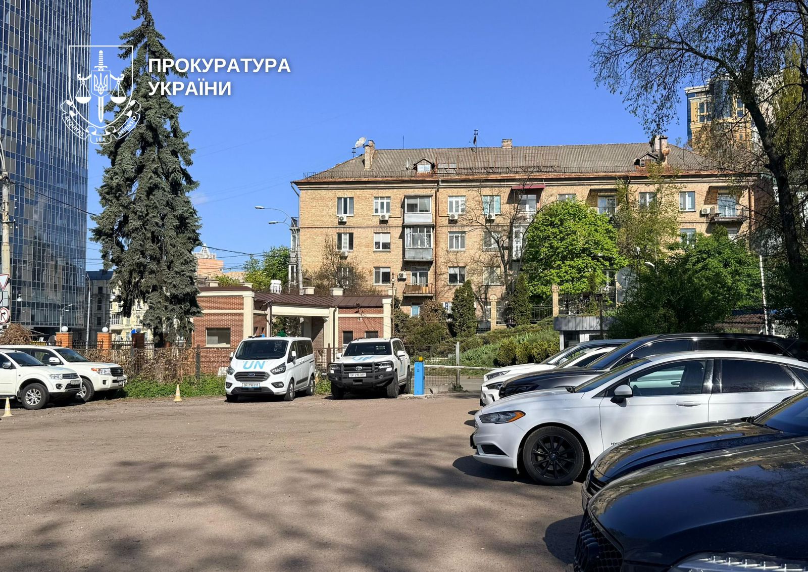 Фото до матеріалу: Прокуратура оскаржує будівництво клініки та паркінгу на території Олександрівської лікарні