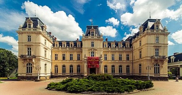 Фото до матеріалу: У Львові відновили ікону XIII століття з Рівненського музею