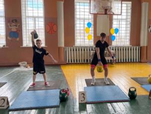 Фото до матеріалу: Кропивницькі гирьовики здобули золото та срібло на обласній першості в Бобринці