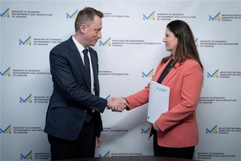 Фото до матеріалу: Україна та МОП підписали угоду про привілеї та імунітети для посилення підтримки ринку праці
