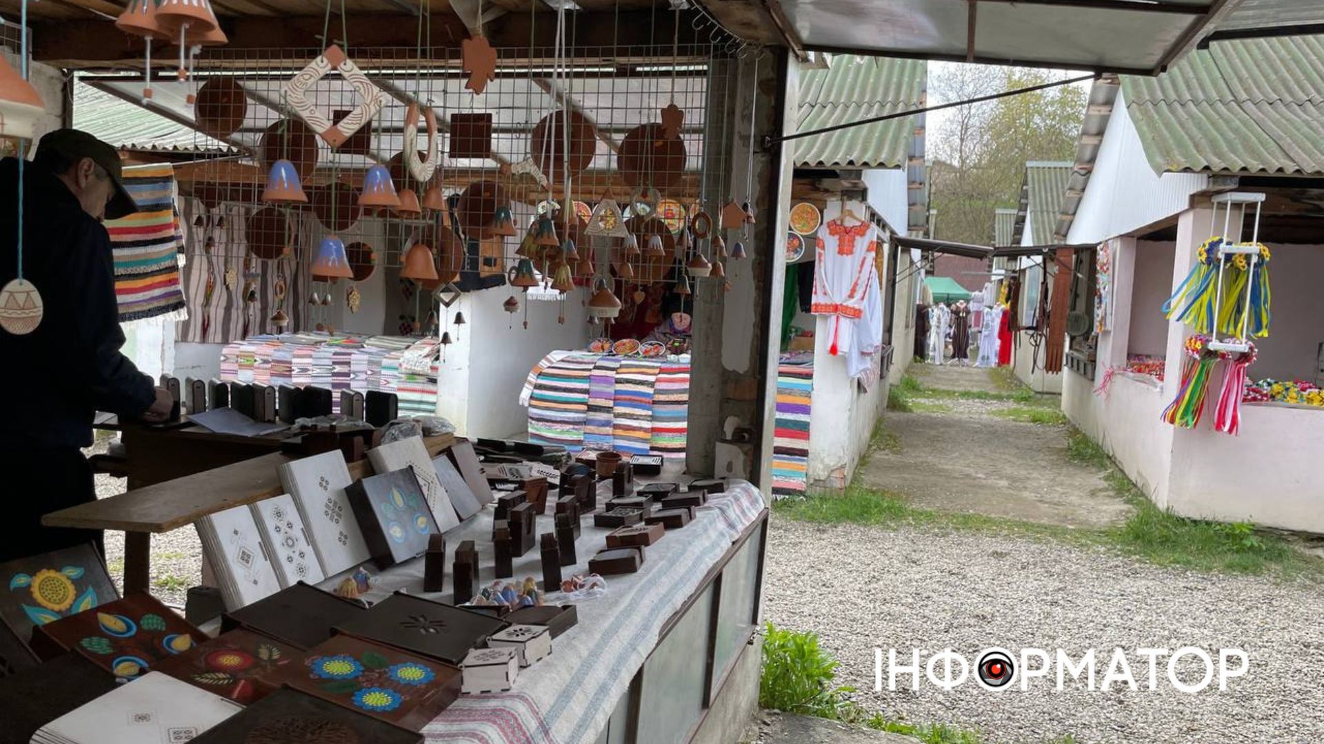 Фото до матеріалу: Автентика Гуцульщини: що цікавого на Косівському базарі